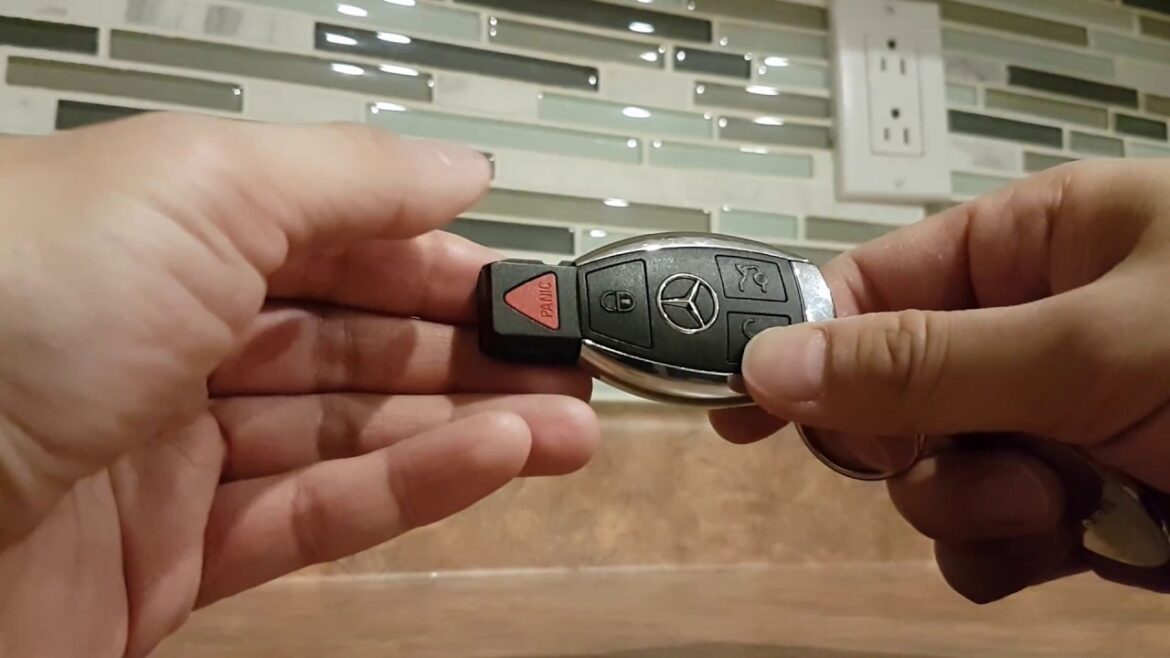 Mercedes A-Class and GLA Key Fob Battery and Replacement